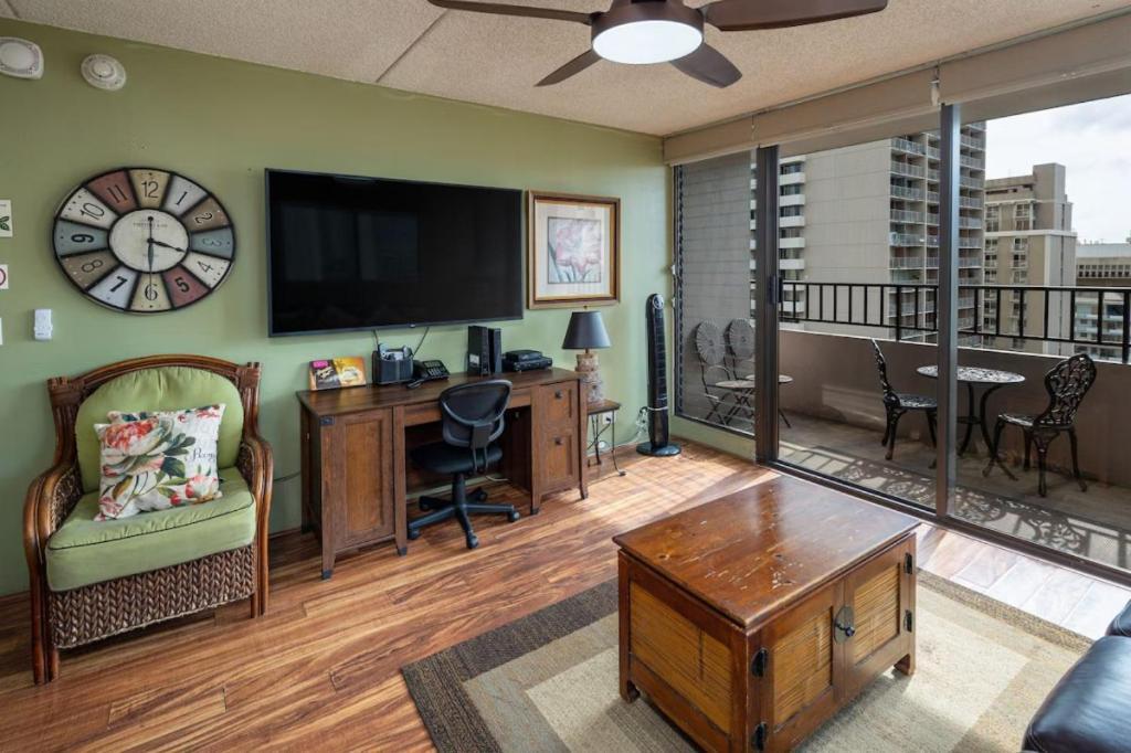 Heart Of Waikiki,1Bdrm,Free Parking, Wifi,No Resort Fees,Youtube,Netflix ! Хонолулу Екстериор снимка