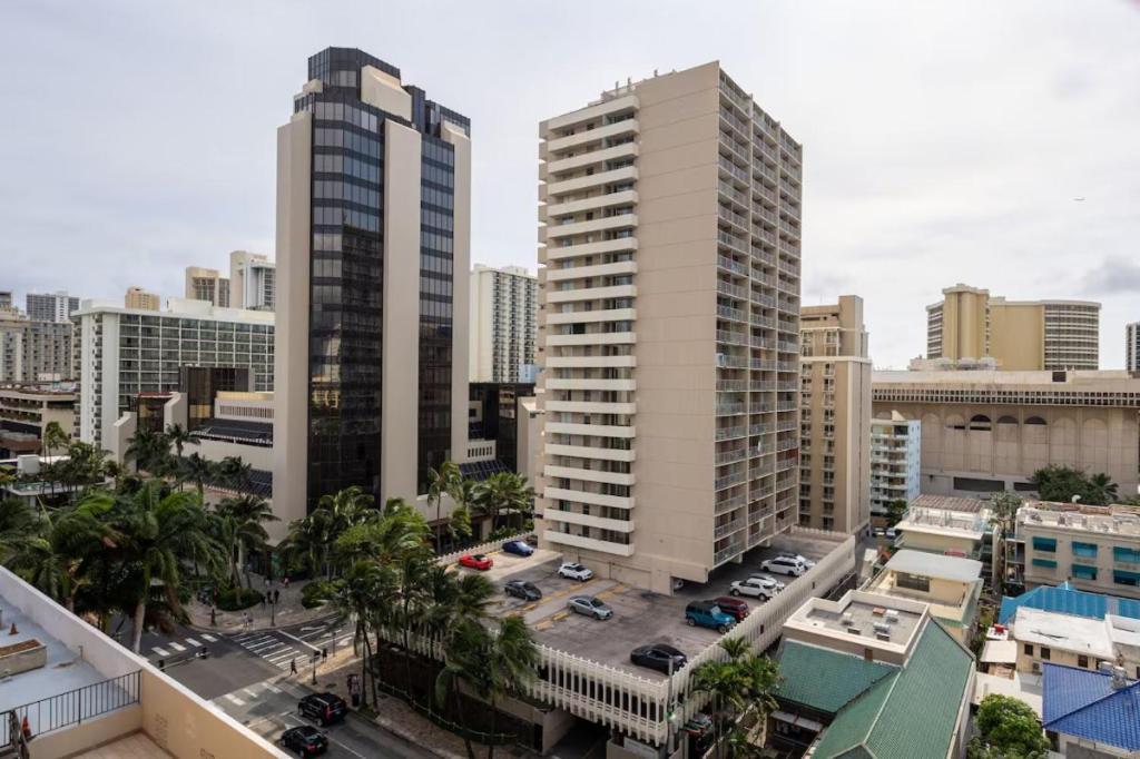 Heart Of Waikiki,1Bdrm,Free Parking, Wifi,No Resort Fees,Youtube,Netflix ! Хонолулу Екстериор снимка