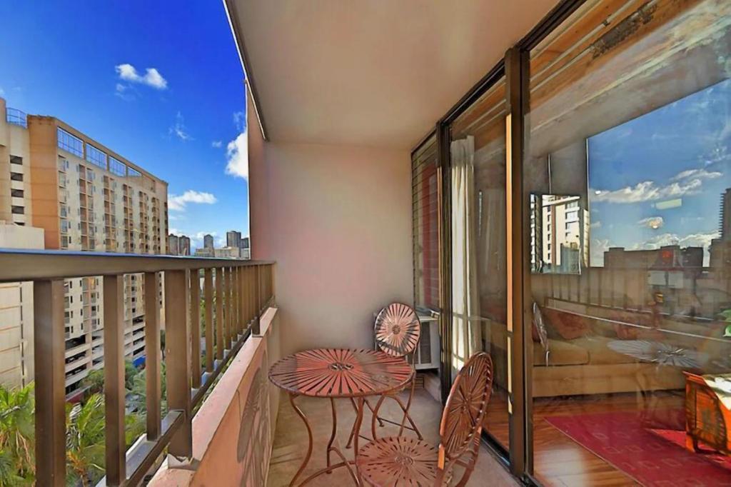 Heart Of Waikiki,1Bdrm,Free Parking, Wifi,No Resort Fees,Youtube,Netflix ! Хонолулу Екстериор снимка