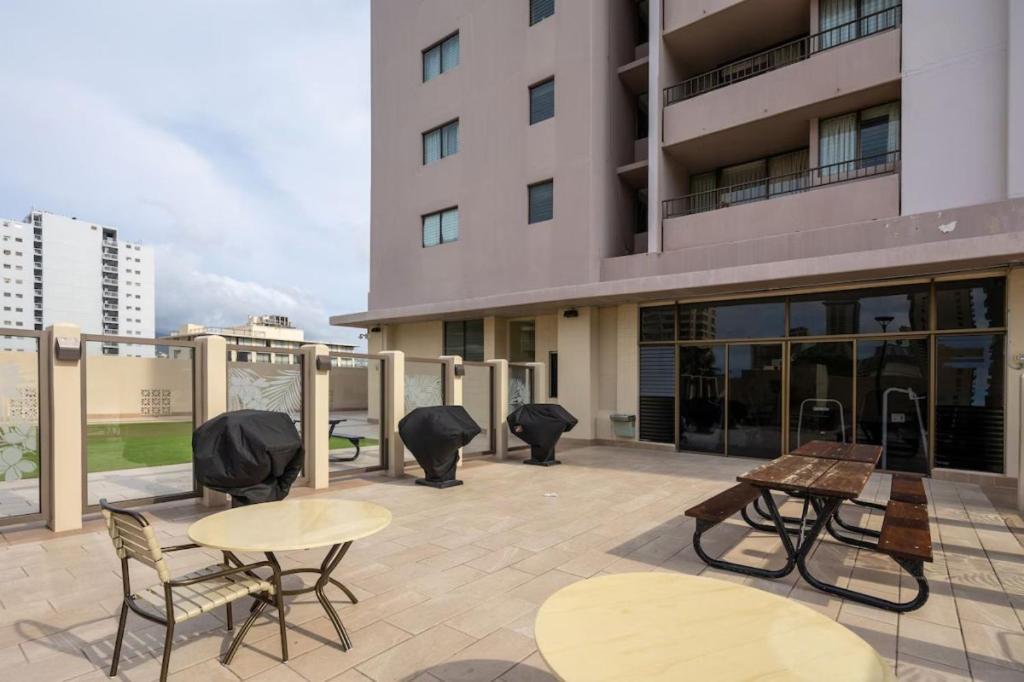 Heart Of Waikiki,1Bdrm,Free Parking, Wifi,No Resort Fees,Youtube,Netflix ! Хонолулу Екстериор снимка